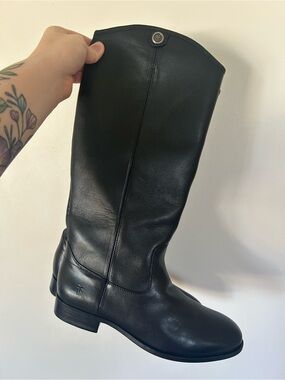 NWOB Frye womens Melissa Button 2 Riding Boot Black 9.5